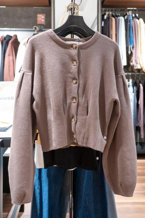 針織衫的魅力,讓人在秋天的衣柜里絕不能少了ta